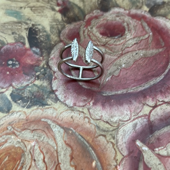 Sterling Silver Feather Ring (size 7) - Picture 2 of 3